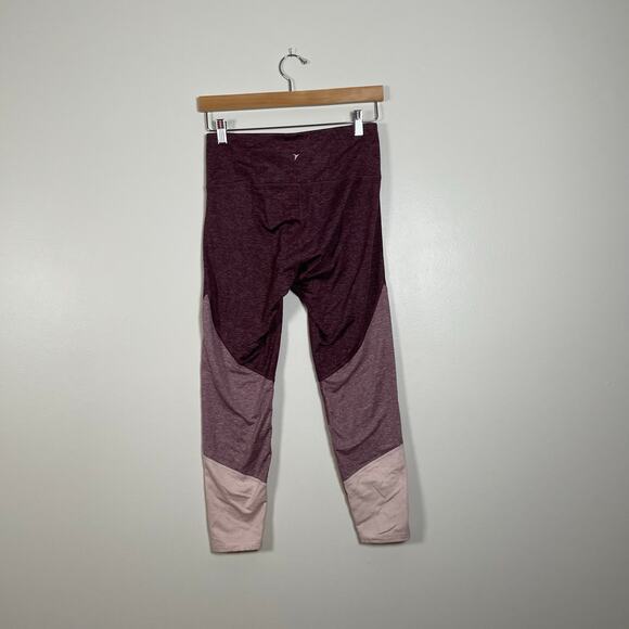 Old Navy • High-Waisted Elevate 7/8-Length Color-Block Leggings - Picture 3 of 5